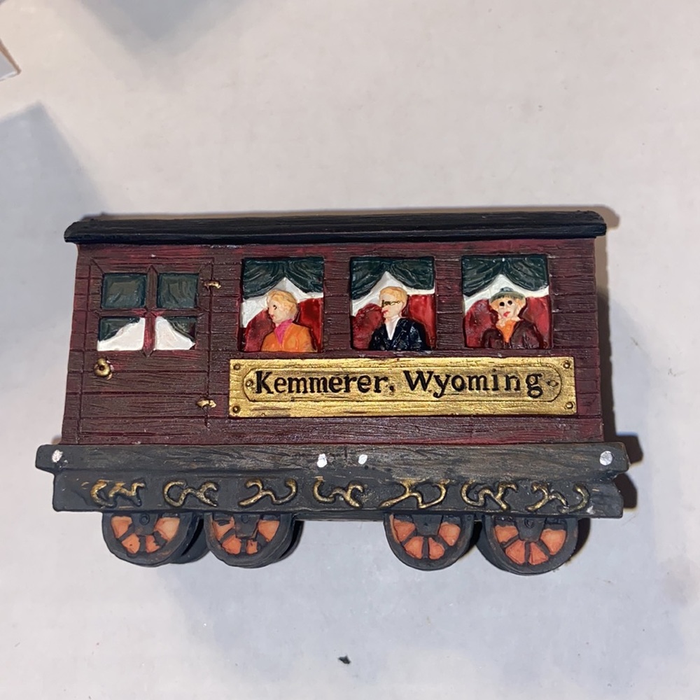 New in box vtg Home Towne Express 1998 Edition Kemnerer WY. Express by JC Penny - Picture 2 of 11
